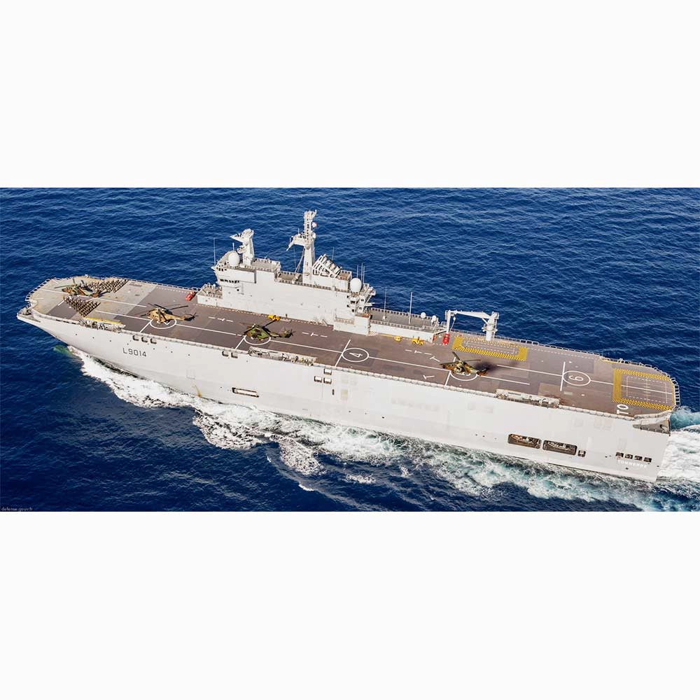 FS Tonnerre (L9014) Amphibious Assault 30 Inches Ship Model