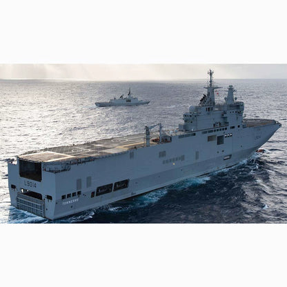 FS Tonnerre (L9014) Amphibious Assault 30 Inches Ship Model