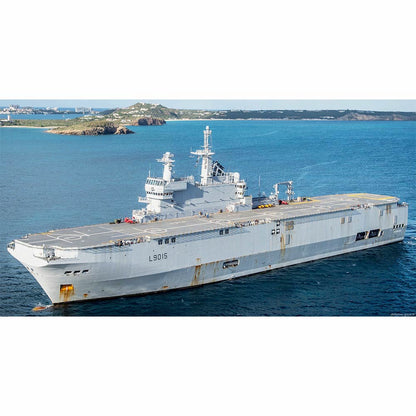 FS Dixmude (L9015) Amphibious Assault 30 Inches Ship Model