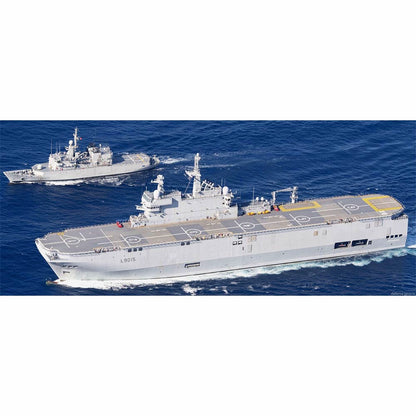 FS Dixmude (L9015) Amphibious Assault 30 Inches Ship Model