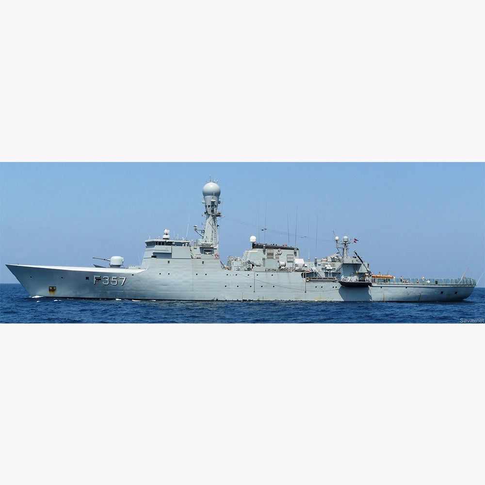 HDMS Thetis (F357) Patrol Frigate 30 Inches Model