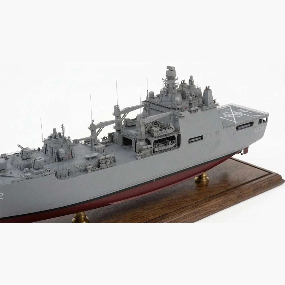 TCG Bayraktar (L402 Landing Ship Tank 30 Inches Model
