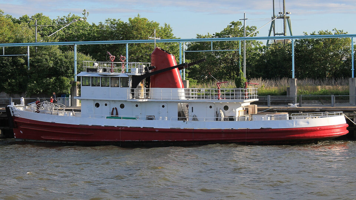 Governor Alfred E. Smith (fireboat) 30 Inches Ship Model