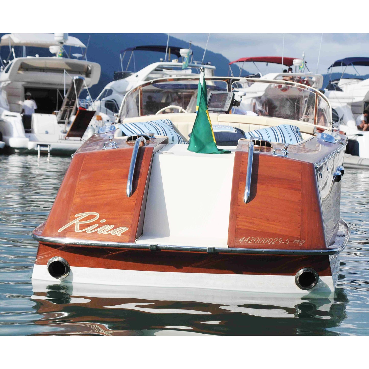 Sürat Teknesi V1 27ft Riva Aquarama'dan Esinlenildi | Özel Yapım Kapora