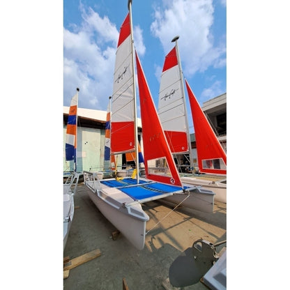 SAILING BOAT 19