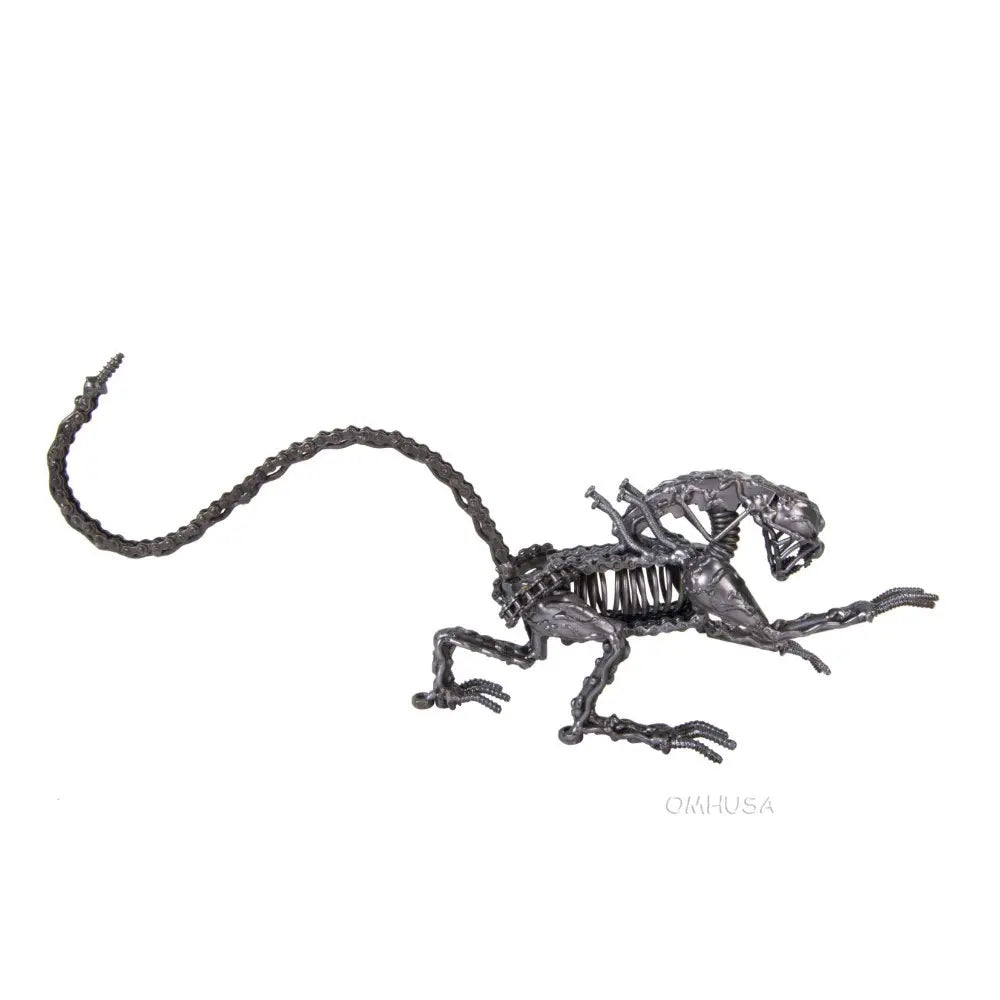 Metal Alien Xenomorph XX121