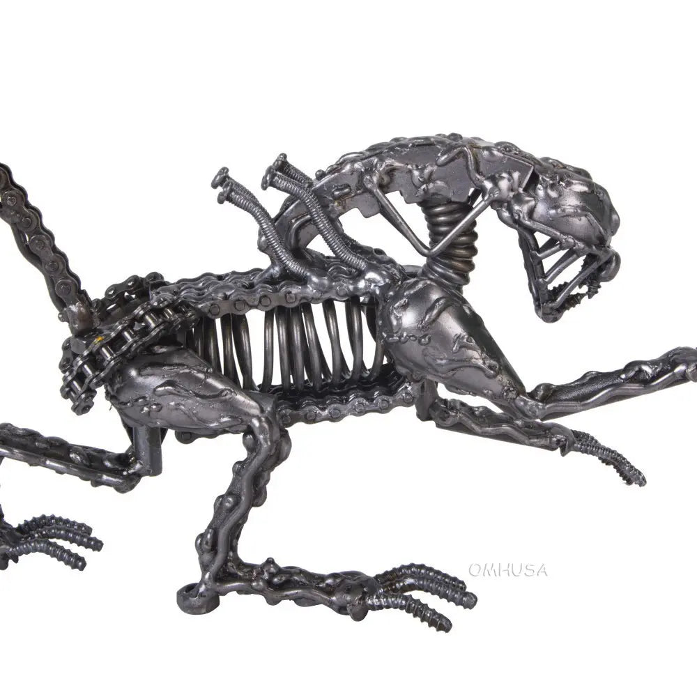 Metal Alien Xenomorph XX121