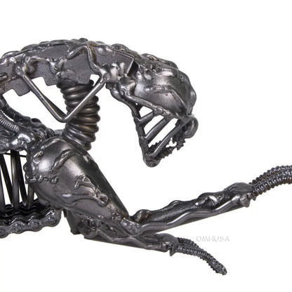 Metal Alien Xenomorph XX121