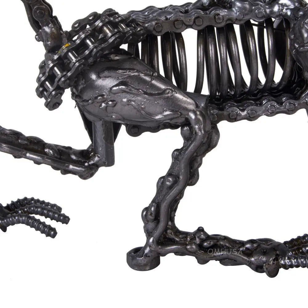Metal Alien Xenomorph XX121