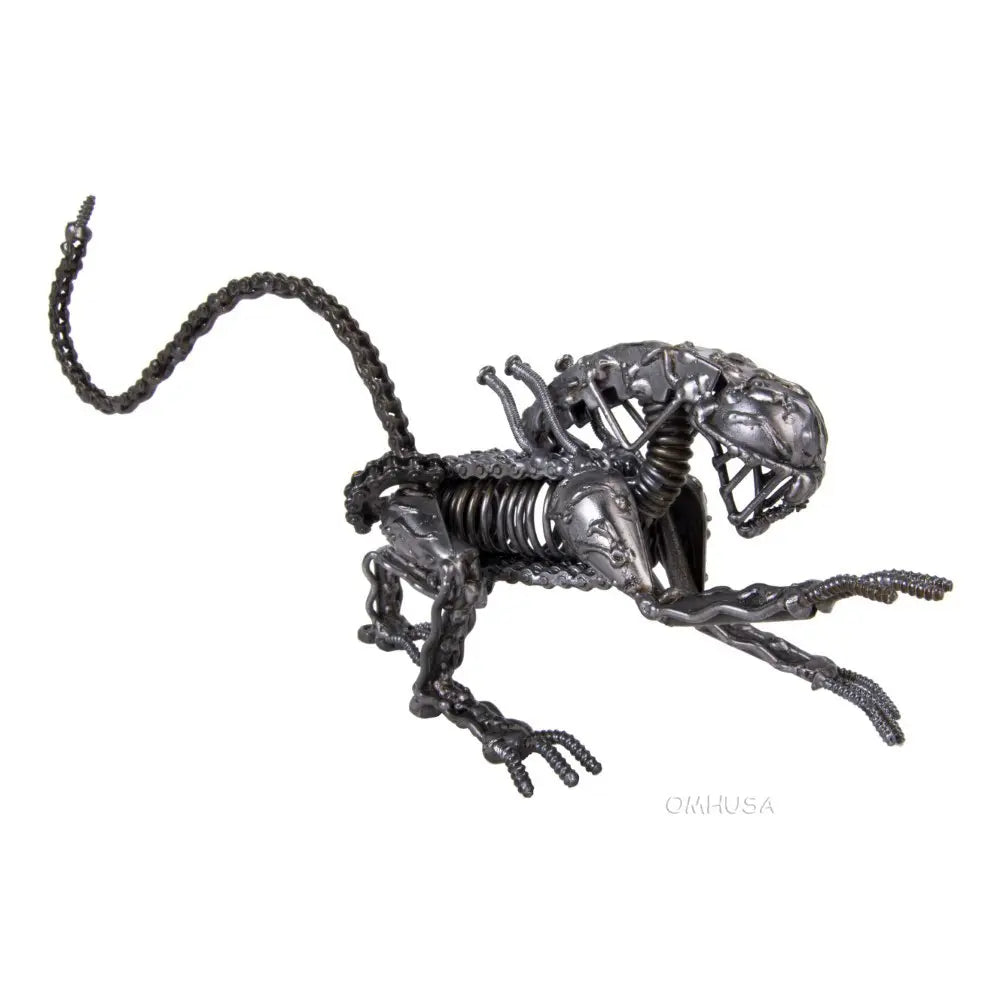 Metal Alien Xenomorph XX121