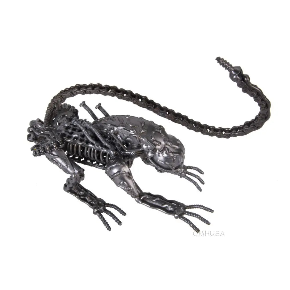 Metal Alien Xenomorph XX121