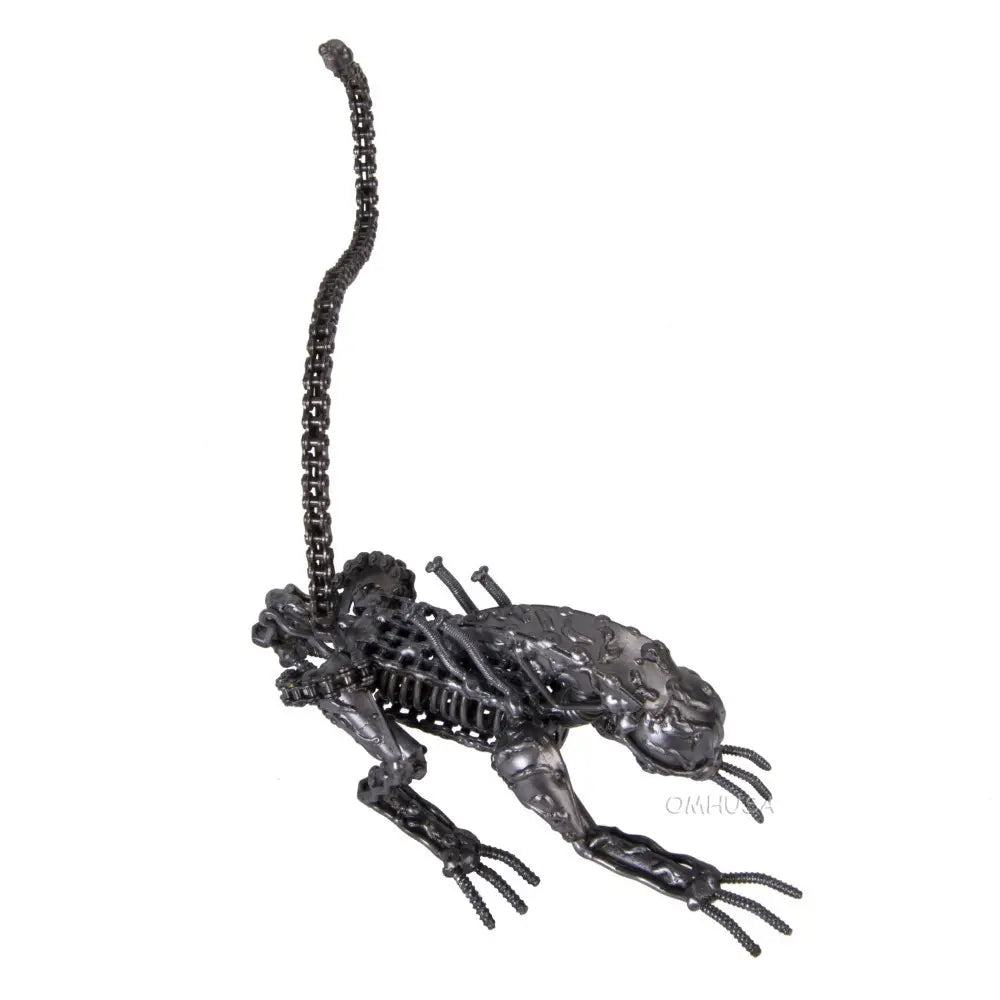 Metal Alien Xenomorph XX121