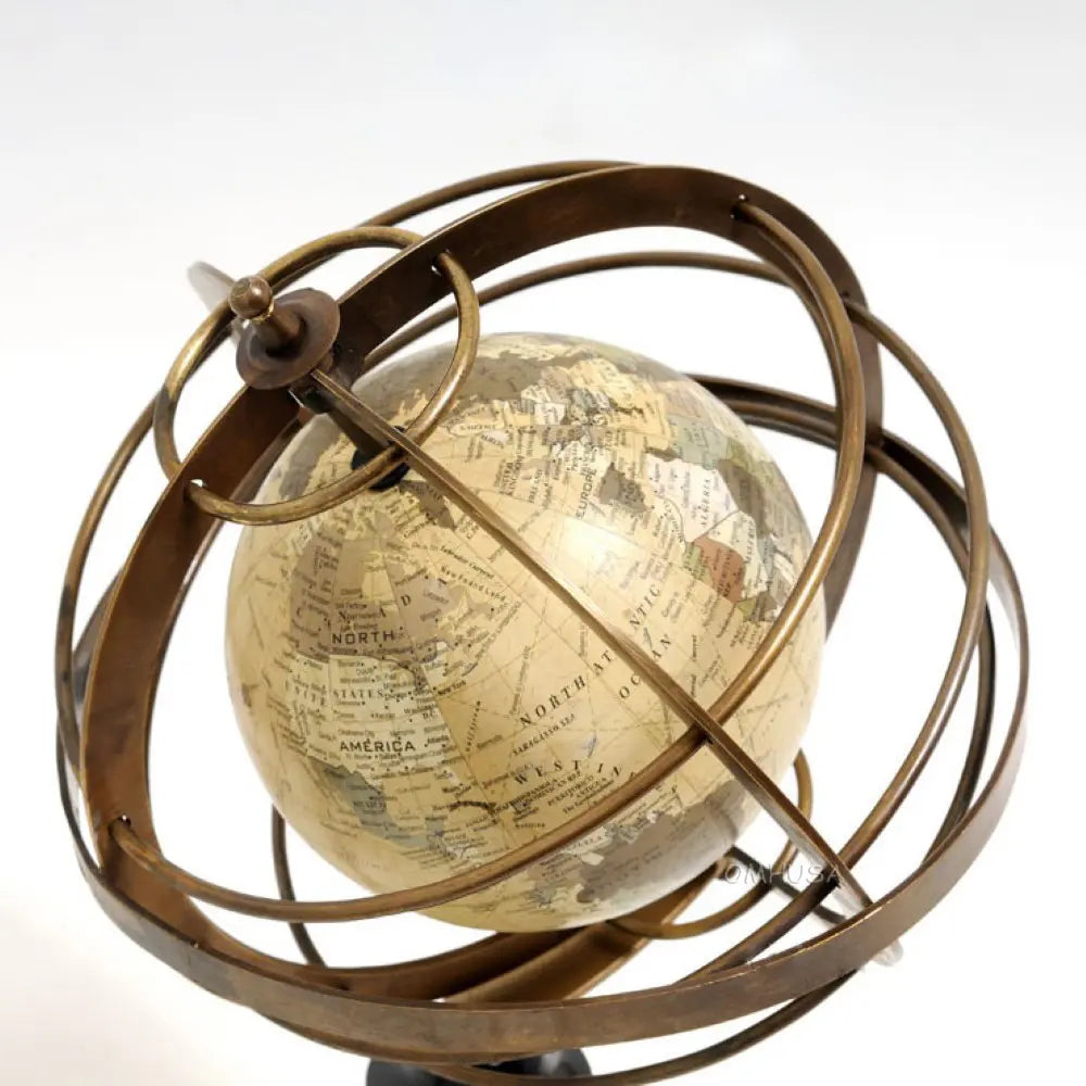 Globe en anneaux de laiton