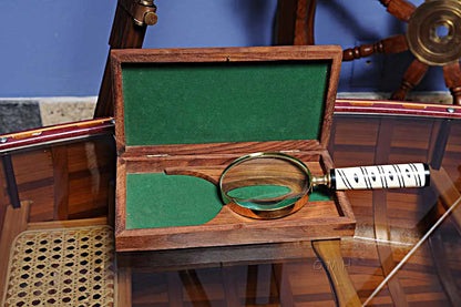 Loupe dans boîte en bois – 4 pouces