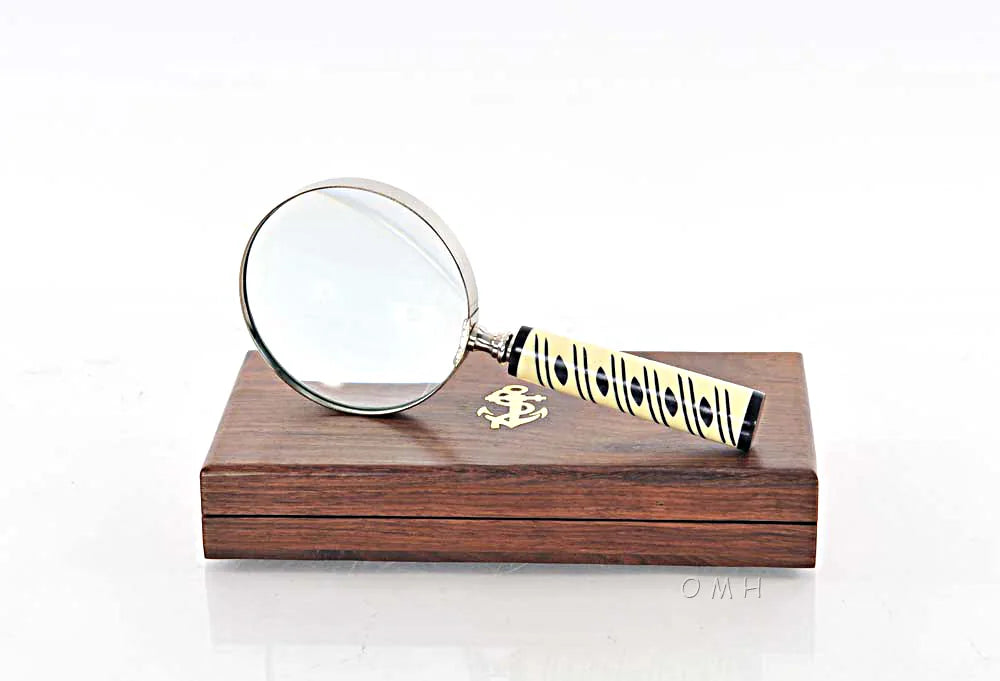 Loupe dans boîte en bois – 4 pouces