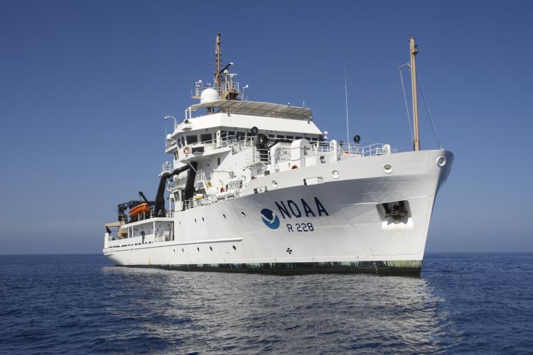 NOAA Ship Reuben Lasker (R 228) 30 Inches Ship Model