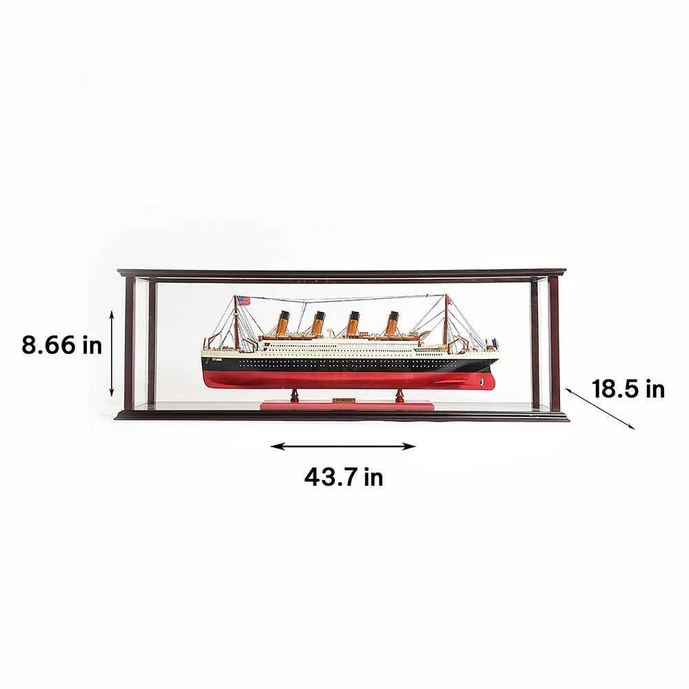 Display Case for Cruise Liner Mid