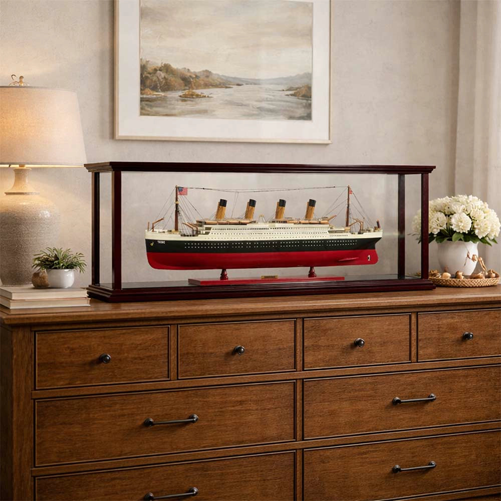 Display Case for Cruise Liner Mid