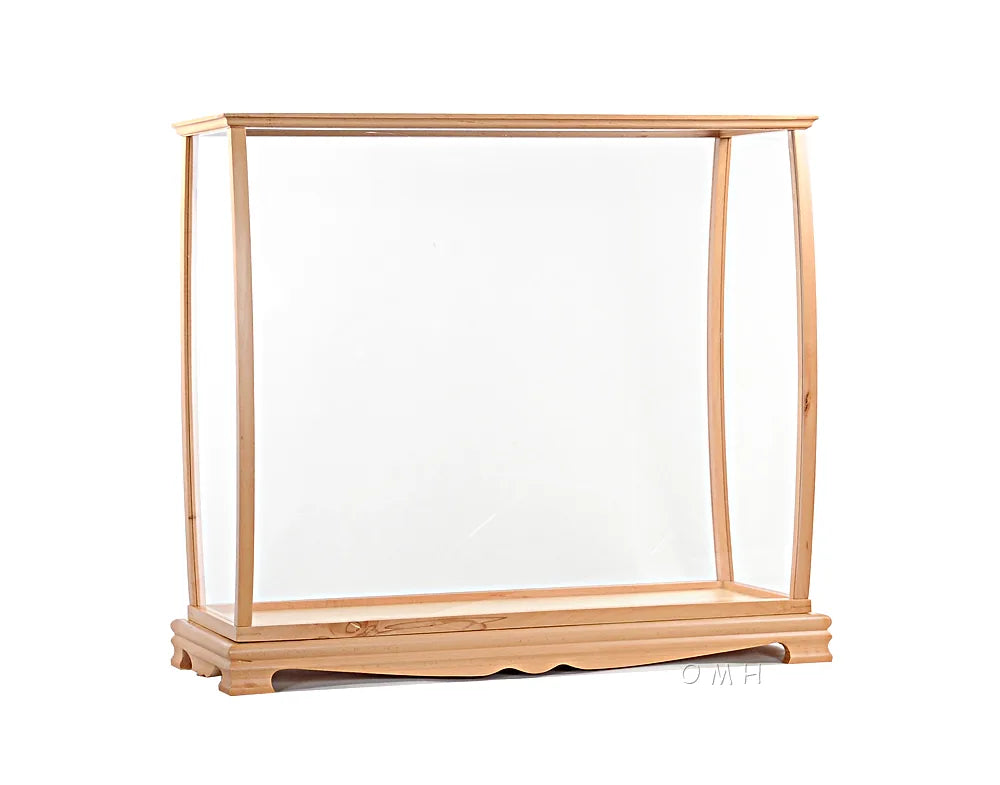 Vitrine pour grand navire de taille moyenne, finition claire