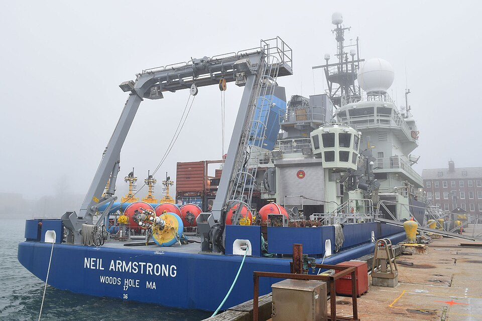 R/V Neil Armstrong Research 36 inches boat Model