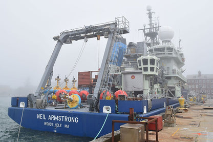 R/V Neil Armstrong Research 36 inches boat Model