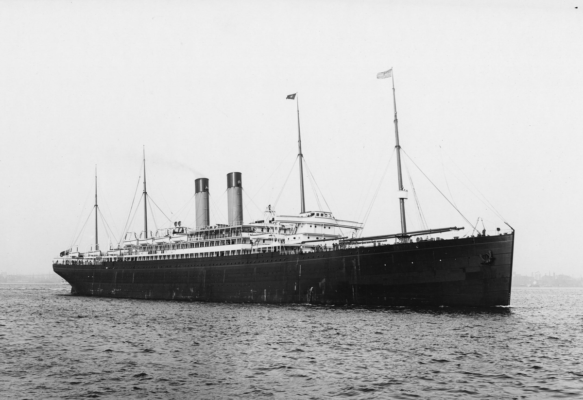 RMS Celtic 36 inches boat model