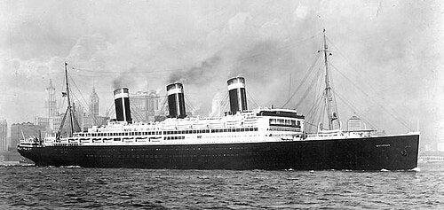 SS Vaterland (1913) Ocean Liner 36 inches boat model