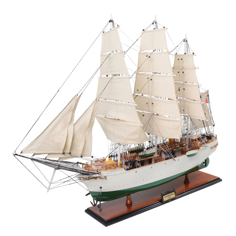 Danmark Yelkenli Gemi Modeli Admiral Hattı