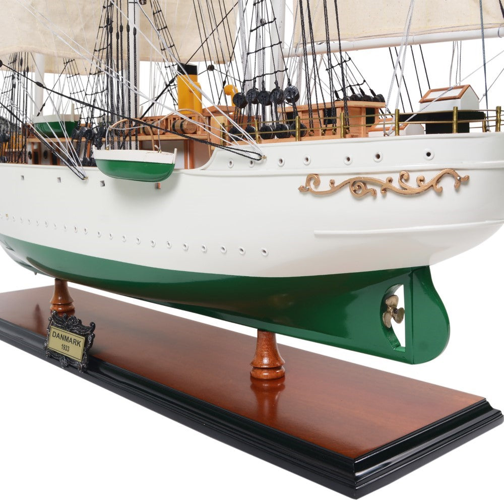 Danmark Yelkenli Gemi Modeli Admiral Hattı