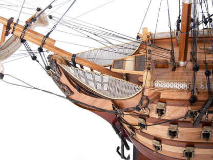 Ultimate HMS Victory Combo: A Model Ship and Classic Hat