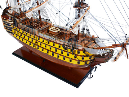 Ultimate HMS Victory Combo: A Model Ship and Classic Hat