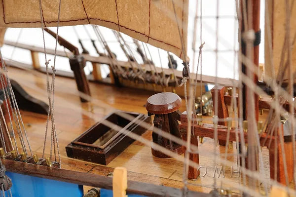 HMS Bounty Admiral Line