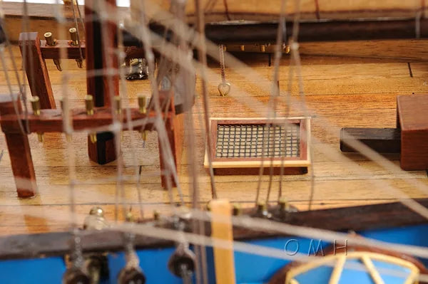 HMS Bounty Admiral Line