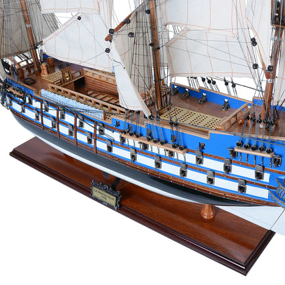 Le Protecteur Medium Admiral Line | Fully Assembled
