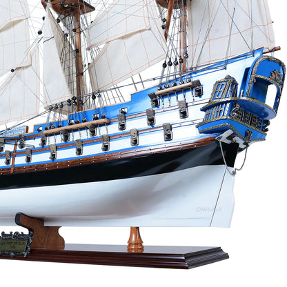 Le Protecteur Medium Admiral Line | Fully Assembled