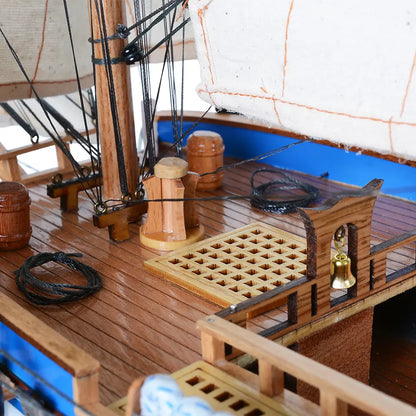 Le Protecteur Medium Admiral Line | Fully Assembled