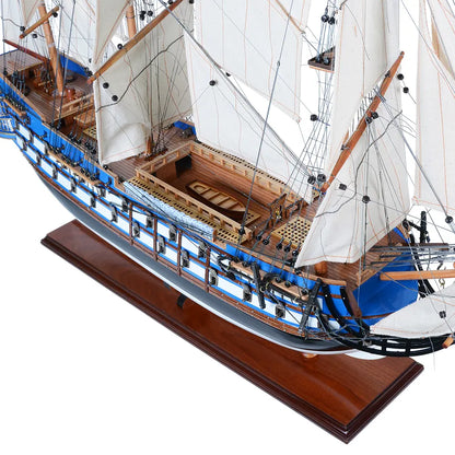 Le Protecteur Medium Admiral Line | Fully Assembled