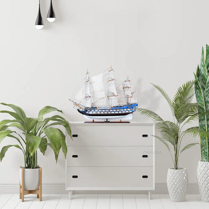 Le Protecteur Medium Admiral Line | Fully Assembled