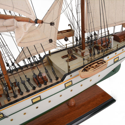 Gorch Fock, Amiral de la Ligne moyenne | Entièrement assemblé
