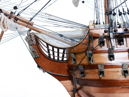 Ultimate HMS Victory Combo: A Model Ship and Classic Hat