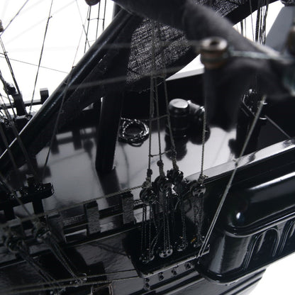 MAQUETTE DE BATEAU DE PIRATE BLACK PEARL MEDIUM