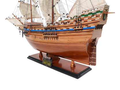 Majestic Mayflower Combo: A Model Ship and Iconic T-Shirt