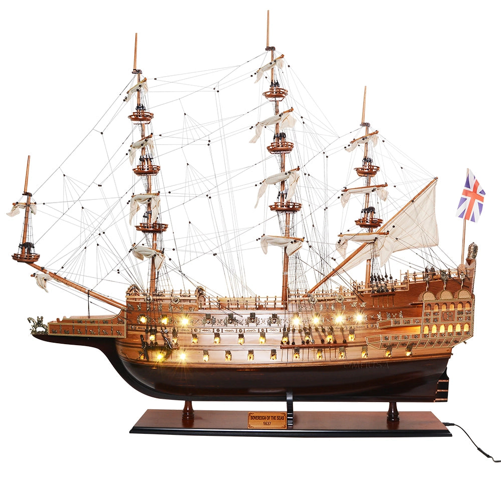 Sovereign of the Seas XL with lights