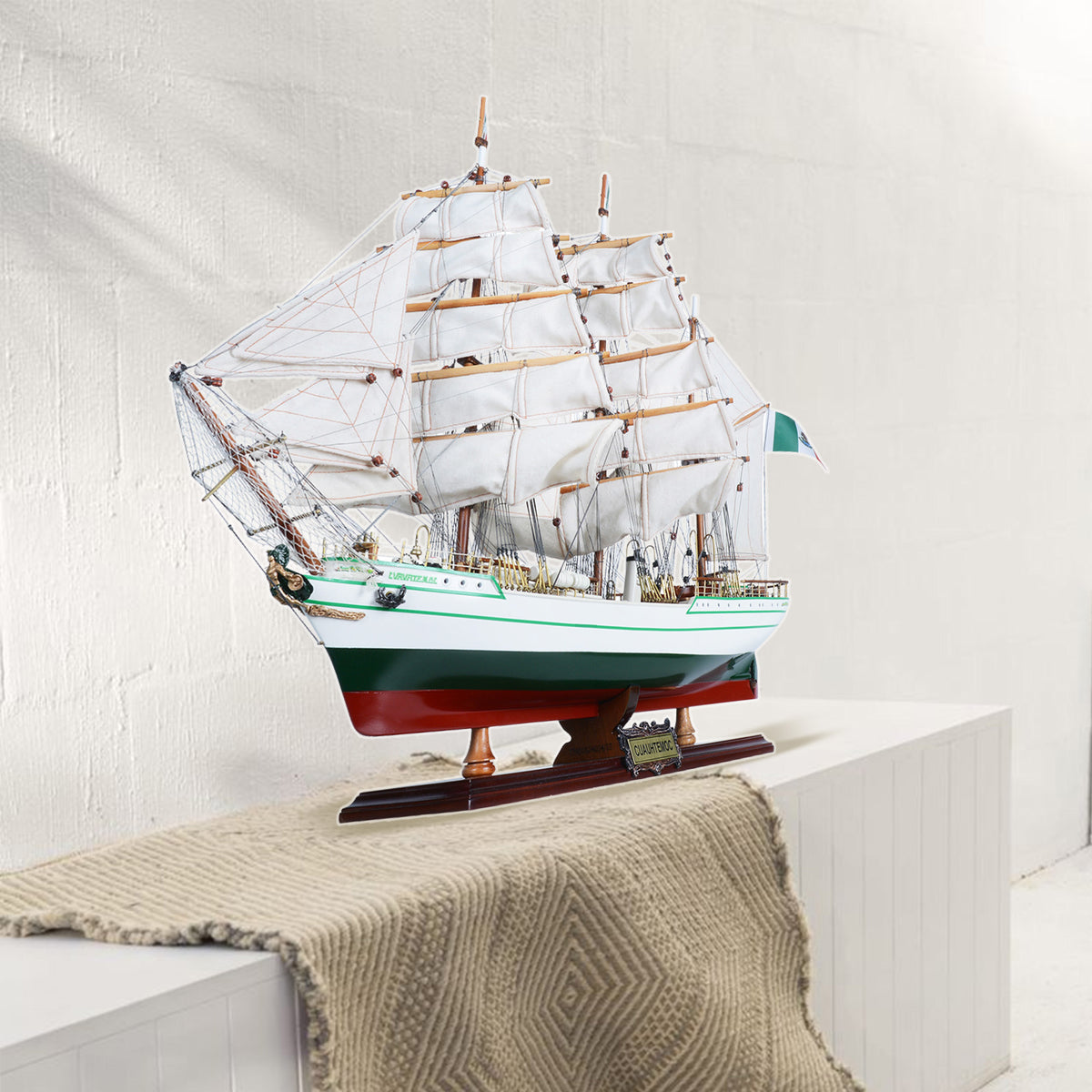 Cuauhtemoc Medium (curved sails) 28 inches