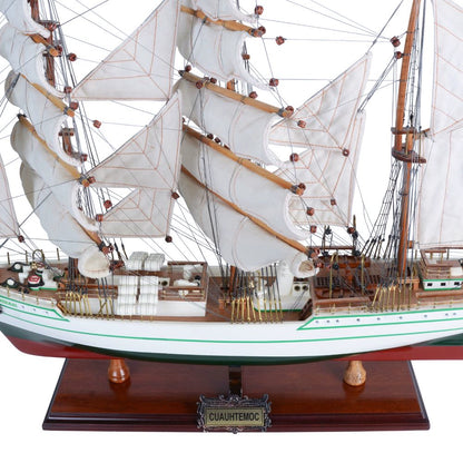 Cuauhtemoc Medium (curved sails) 28 inches