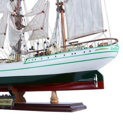 Cuauhtemoc Medium (curved sails) 28 inches