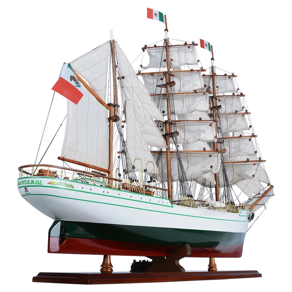 Cuauhtemoc Large (curved sails)