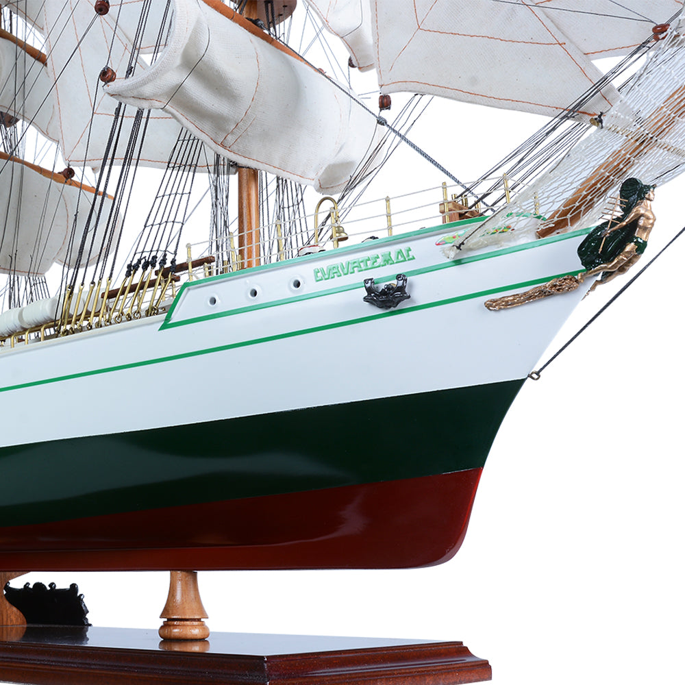 Cuauhtemoc Large (curved sails)