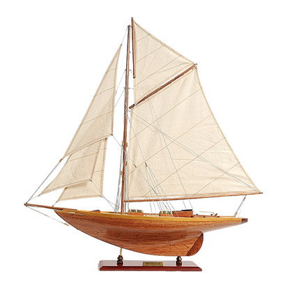 Maquette de bateau Pen Duick