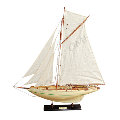 Maquette de yacht goélette Pen Duick, bateau à voile moyen peint de couleur crème